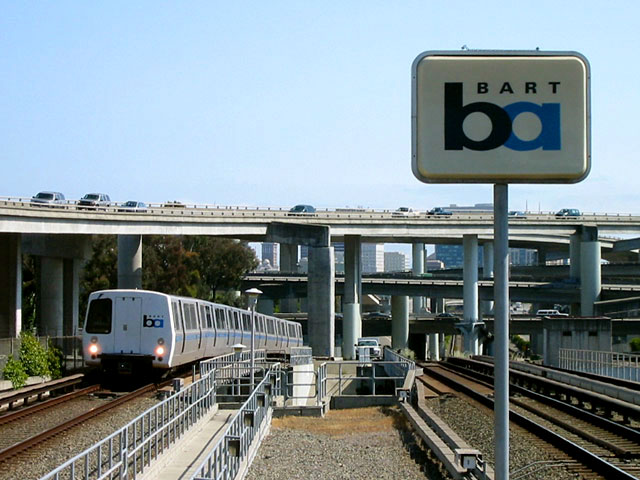 BART_macarthur_oakland.jpg